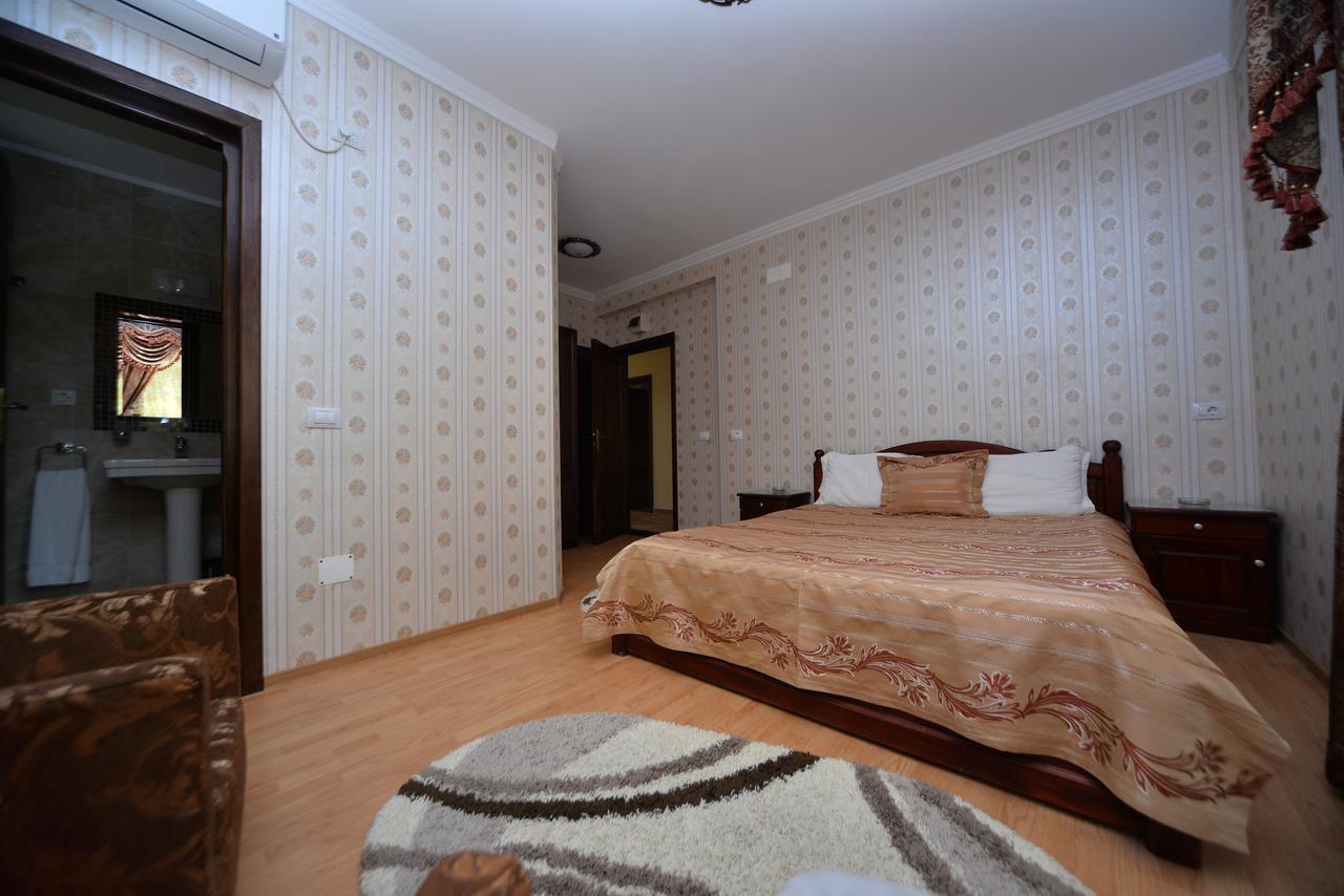Edy'S Royal Predeal Hotel Bagian luar foto