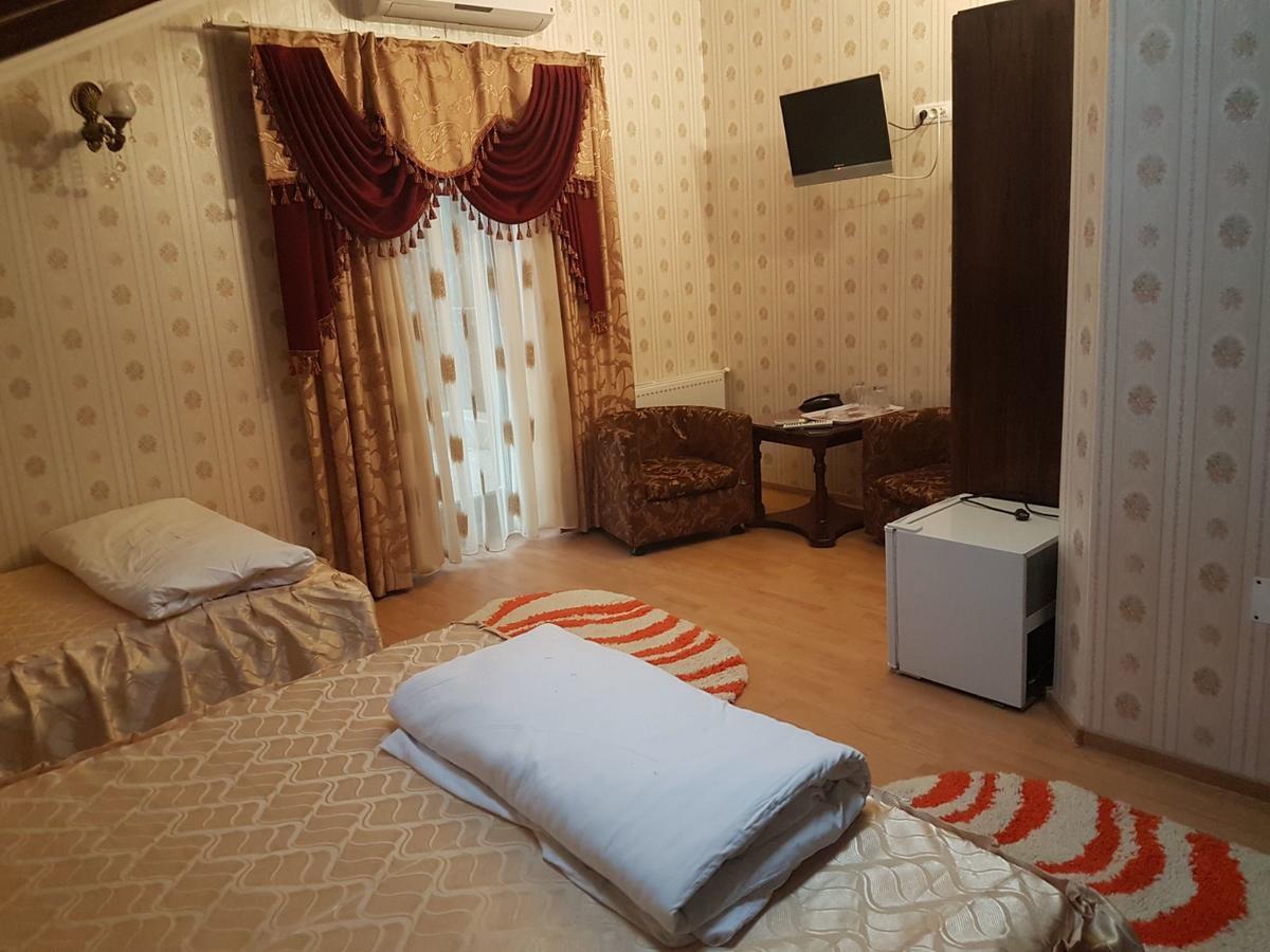 Edy'S Royal Predeal Hotel Bagian luar foto