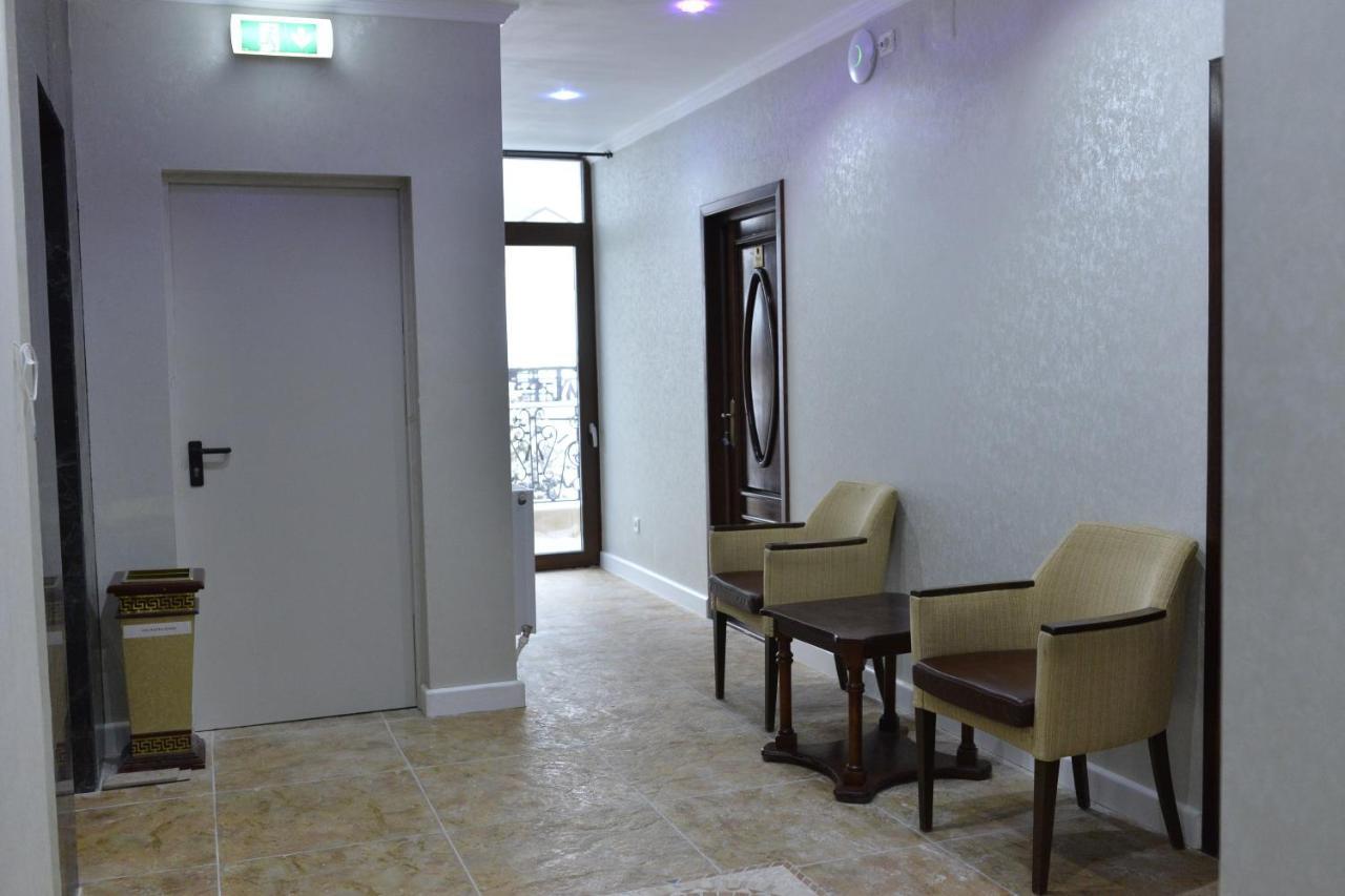 Edy'S Royal Predeal Hotel Bagian luar foto