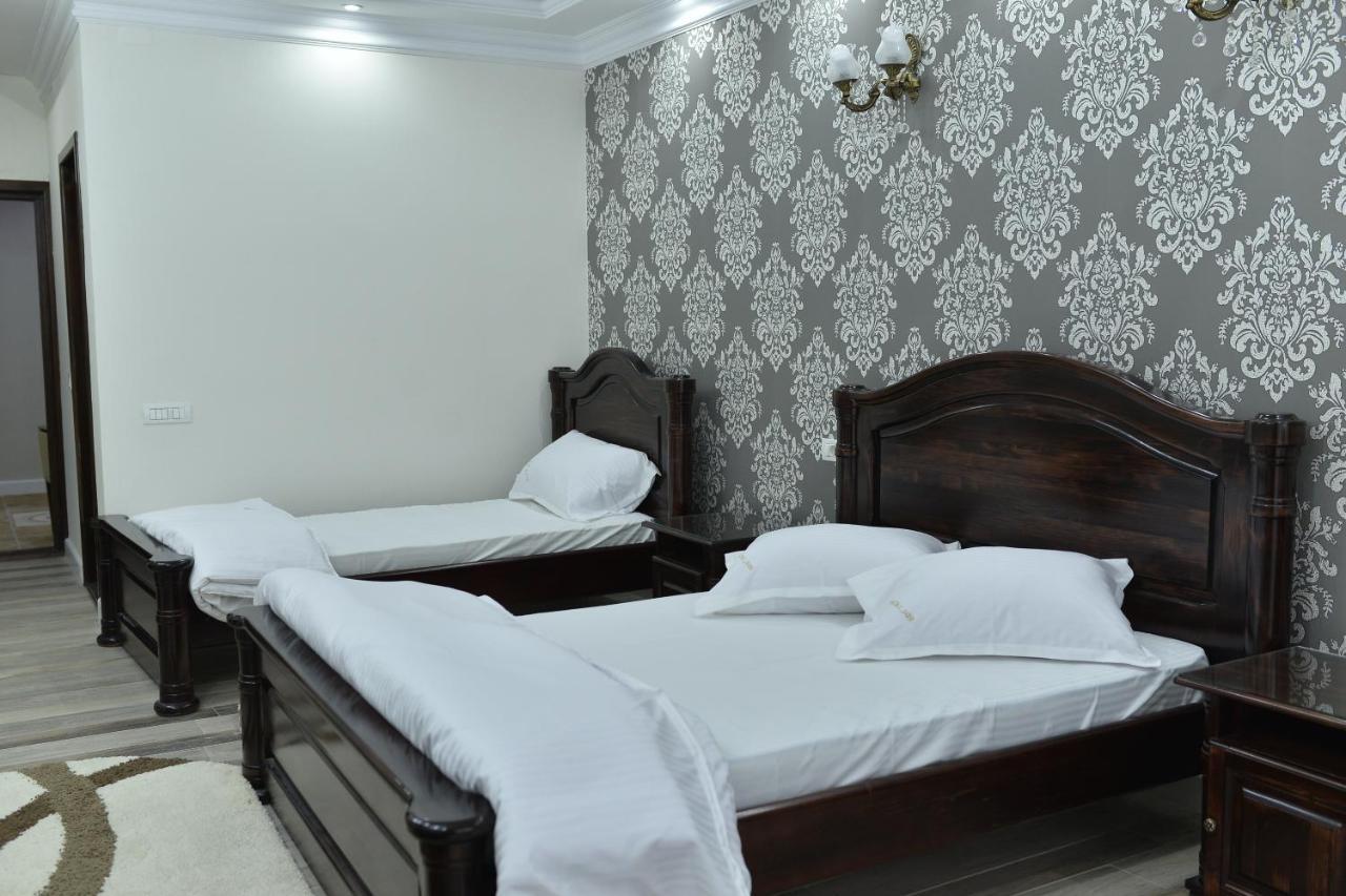 Edy'S Royal Predeal Hotel Bagian luar foto