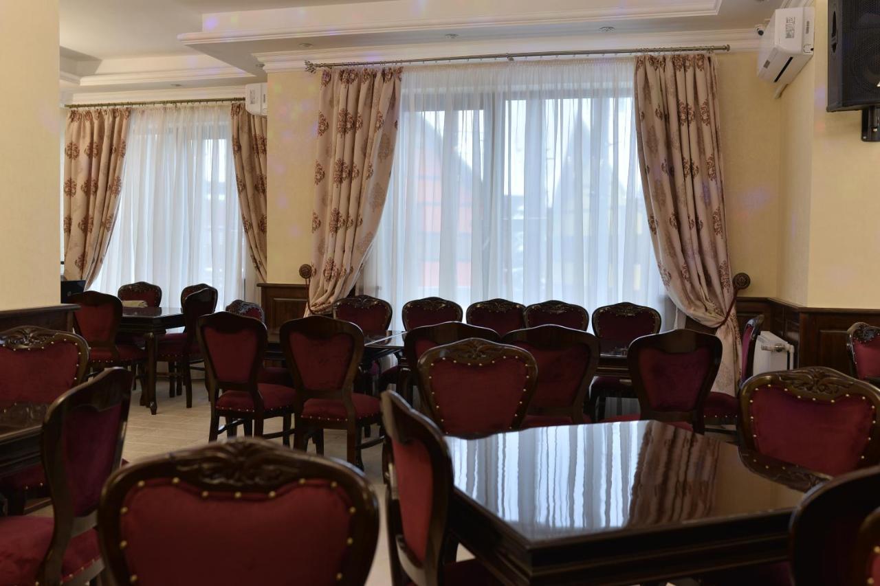 Edy'S Royal Predeal Hotel Bagian luar foto