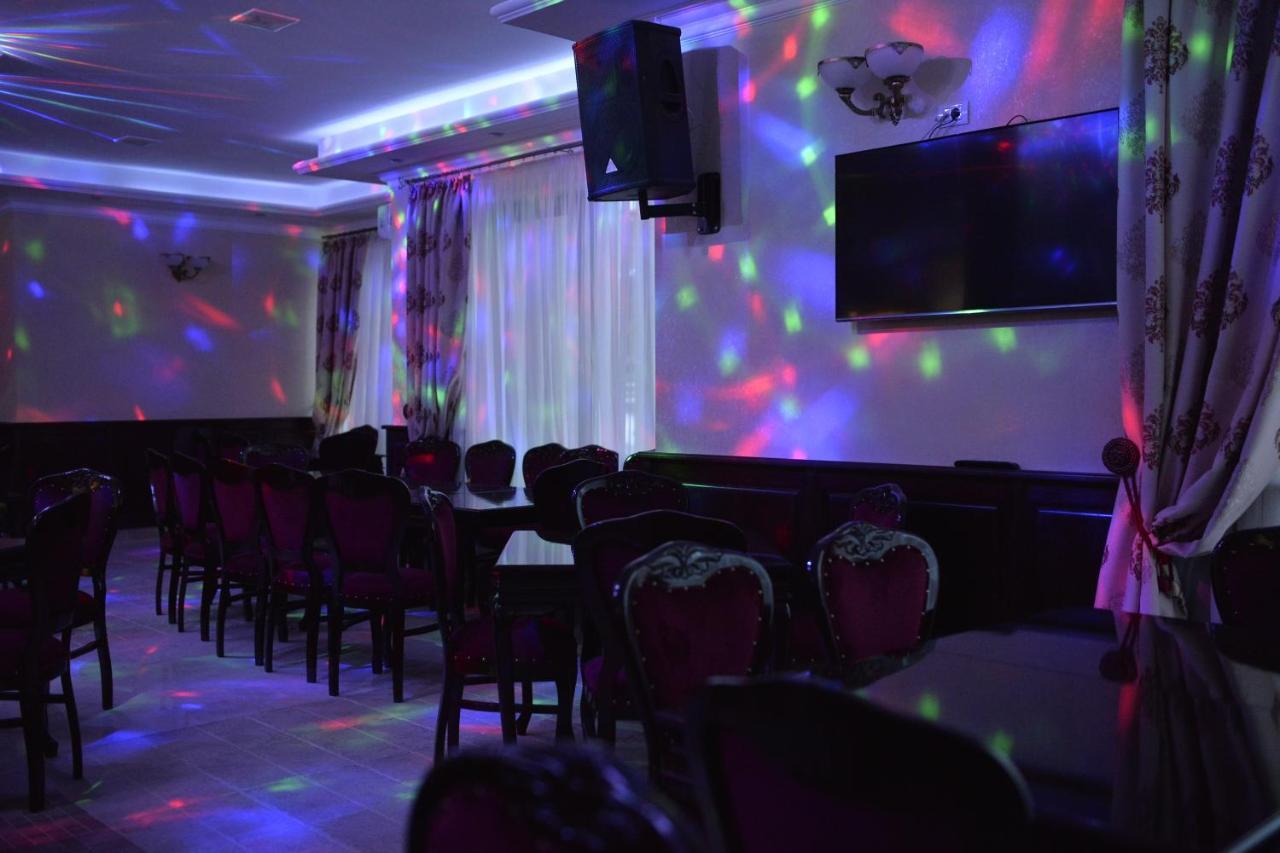 Edy'S Royal Predeal Hotel Bagian luar foto