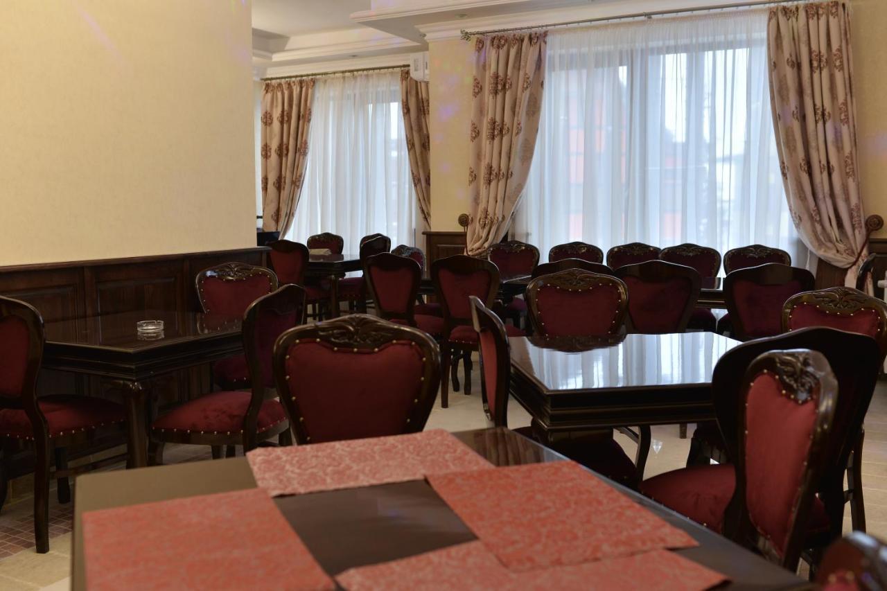 Edy'S Royal Predeal Hotel Bagian luar foto