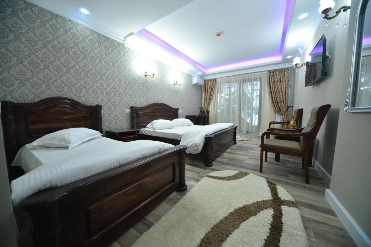 Edy'S Royal Predeal Hotel Bagian luar foto