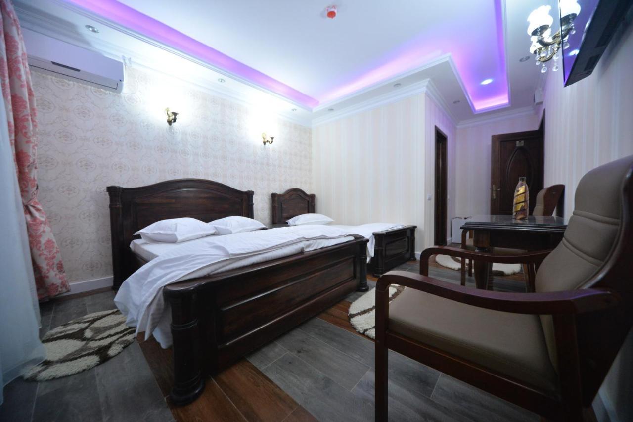 Edy'S Royal Predeal Hotel Bagian luar foto