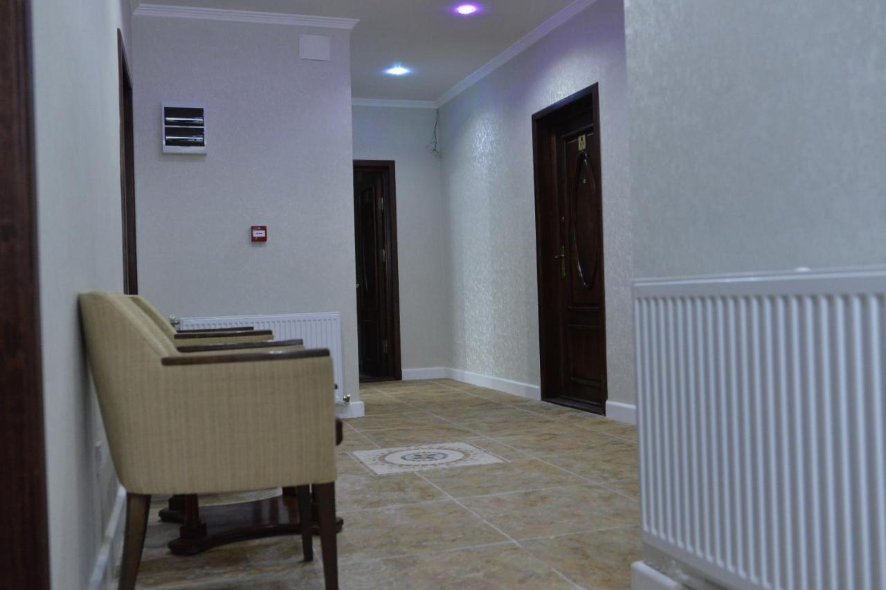 Edy'S Royal Predeal Hotel Bagian luar foto