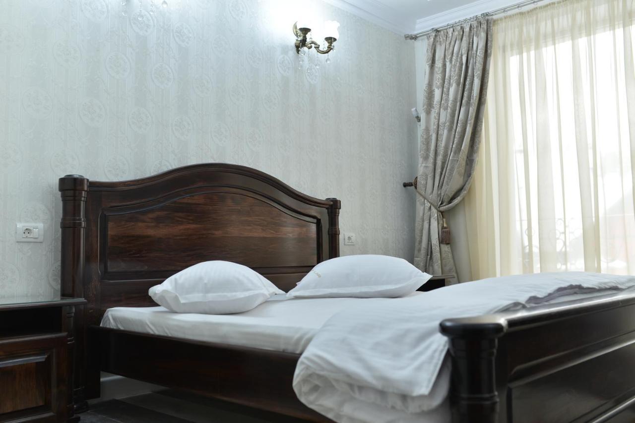 Edy'S Royal Predeal Hotel Bagian luar foto