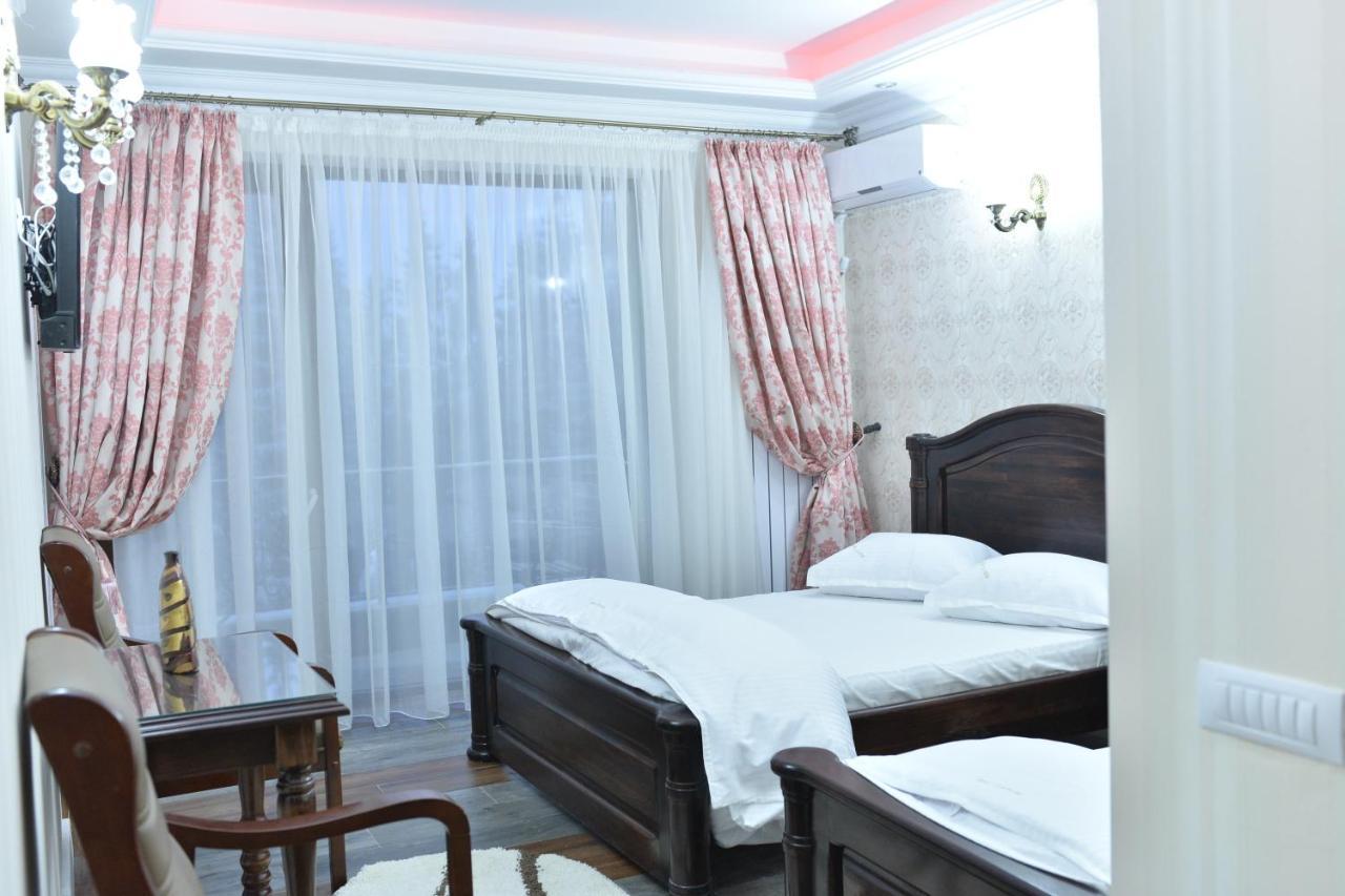 Edy'S Royal Predeal Hotel Bagian luar foto