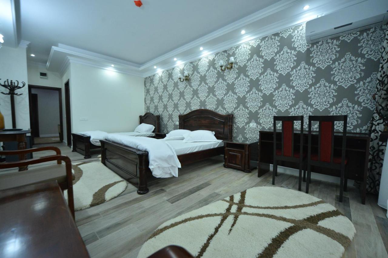 Edy'S Royal Predeal Hotel Bagian luar foto